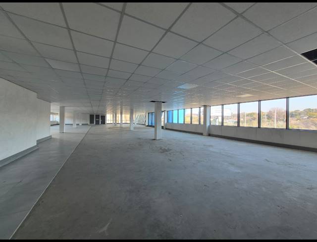 3,438M² OFFICE TO LET IN WAVERLEY